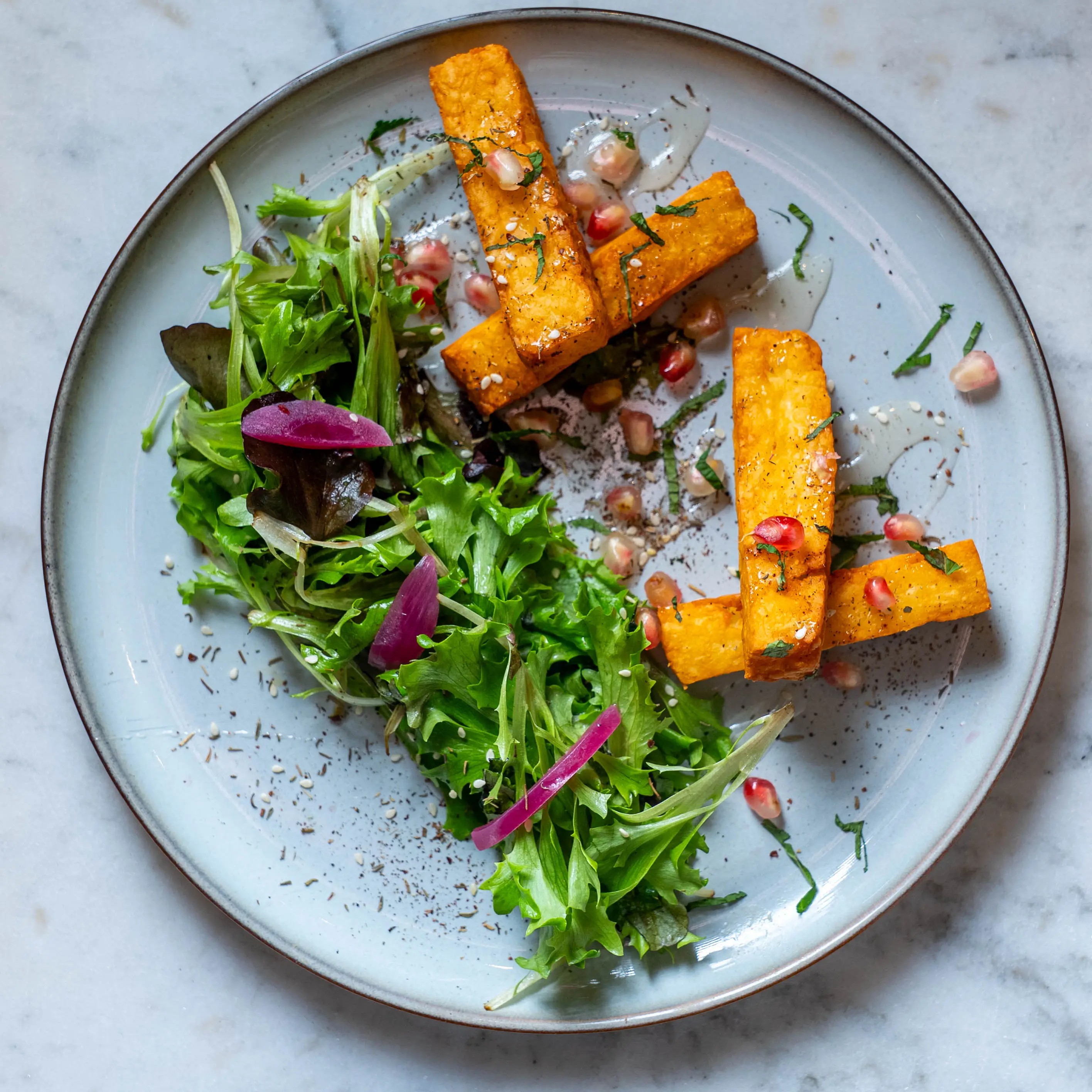 Professionelle Foodfotografie eines angerichteten Gerichts